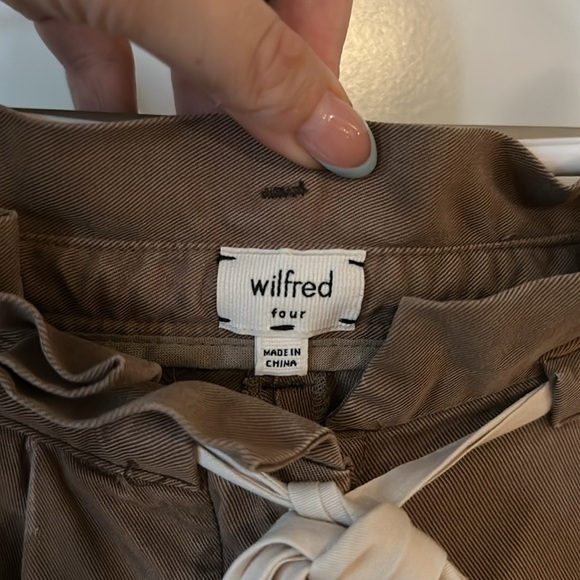 WILFRED | Aritzia Allant Lyocell Silky Trousers Paper Bag Waist & Draw String - Picture 4 of 13